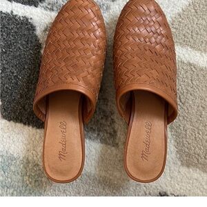 Madewell clogs worn inside only❤️